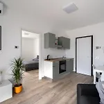 Zina - - 10 Min From Centre And Airport Apartament