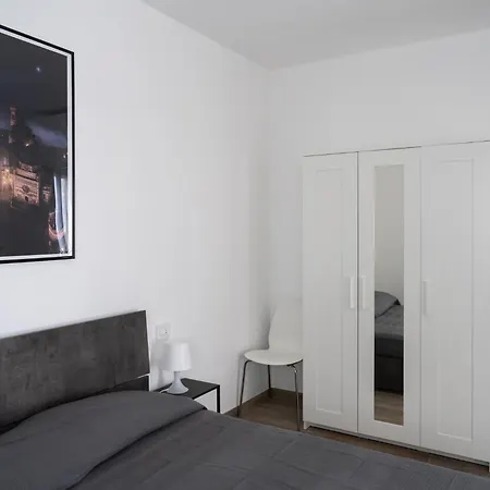 Lägenhet Zina - - 10 Min From Centre And Airport Bergamo