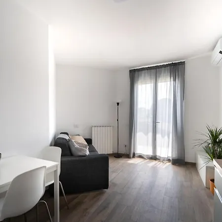 Zina - - 10 Min From Centre And Airport Апартаменты *