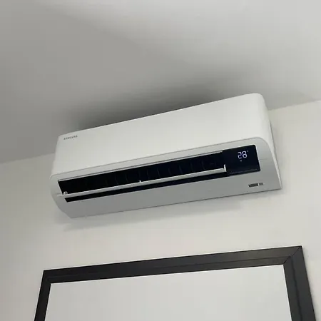 Appartement Zina - - 10 Min From Centre And Airport